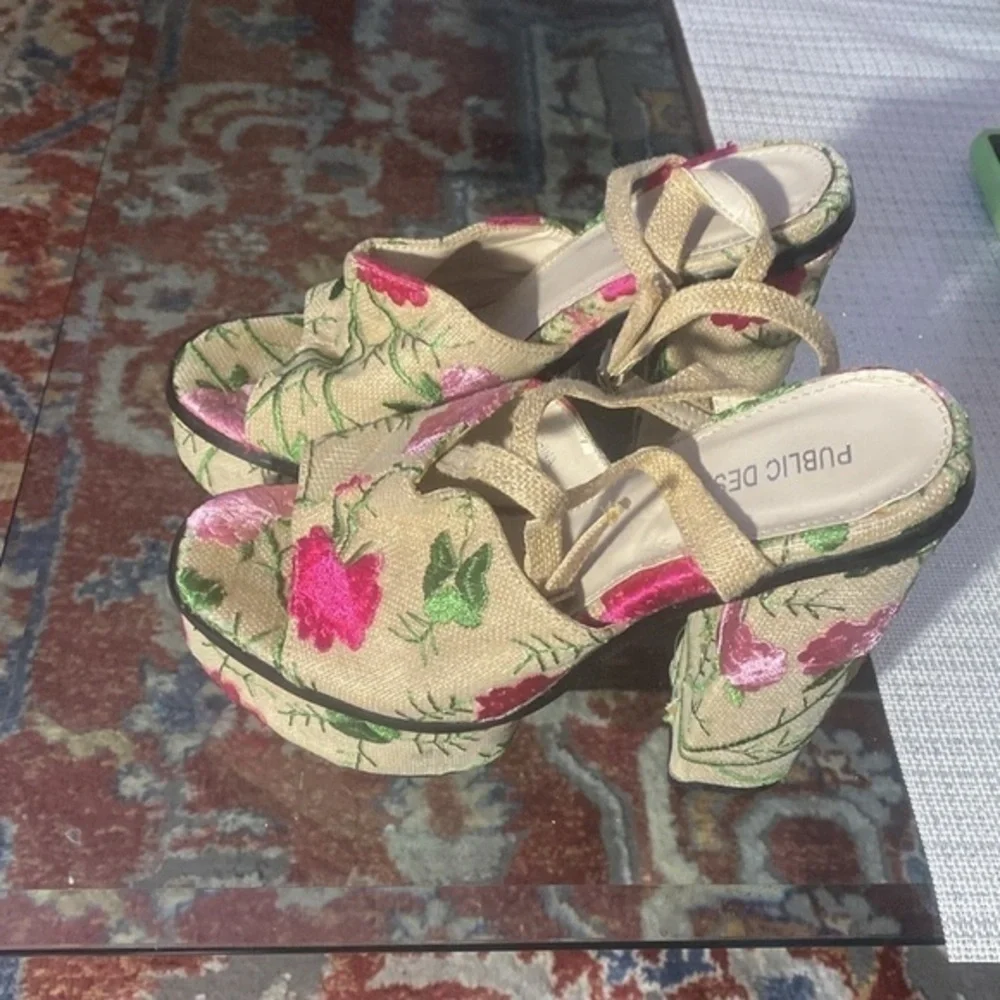 🌺🌸🌹💐Beautiful PUBLIC DESIRE , platforms